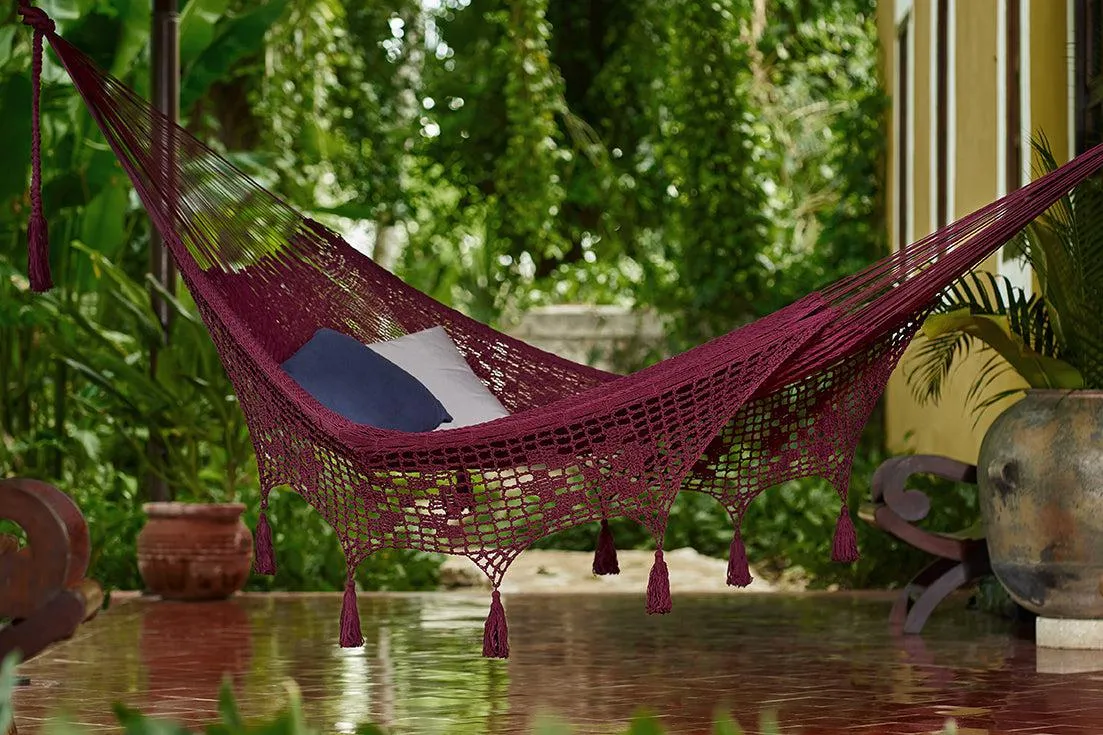 Deluxe King Outdoor Cotton Hammock in Maroon